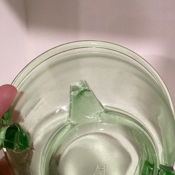 Hazel Atlas Uranium Glass Batter Mixing Bowl Made in USA - Picture 8 of 8